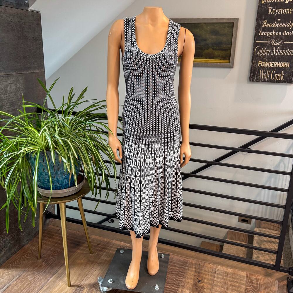 ZOZO Geometric Knit Twirl Dress Black White Sleeveless Midi F131261DL - Large
